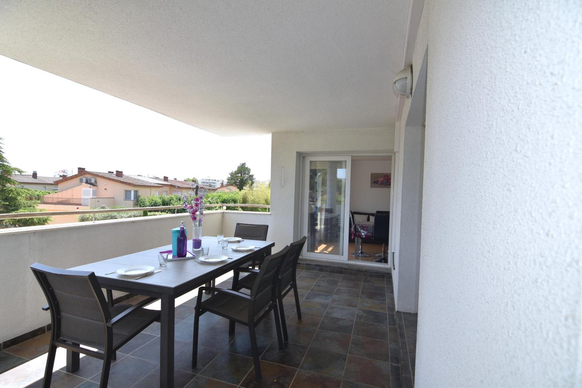 Apartamento Rnet - Portomar 126 - En Santa Margarita, Roses: Gran Terraza, Aire Acondicionado, Parking.