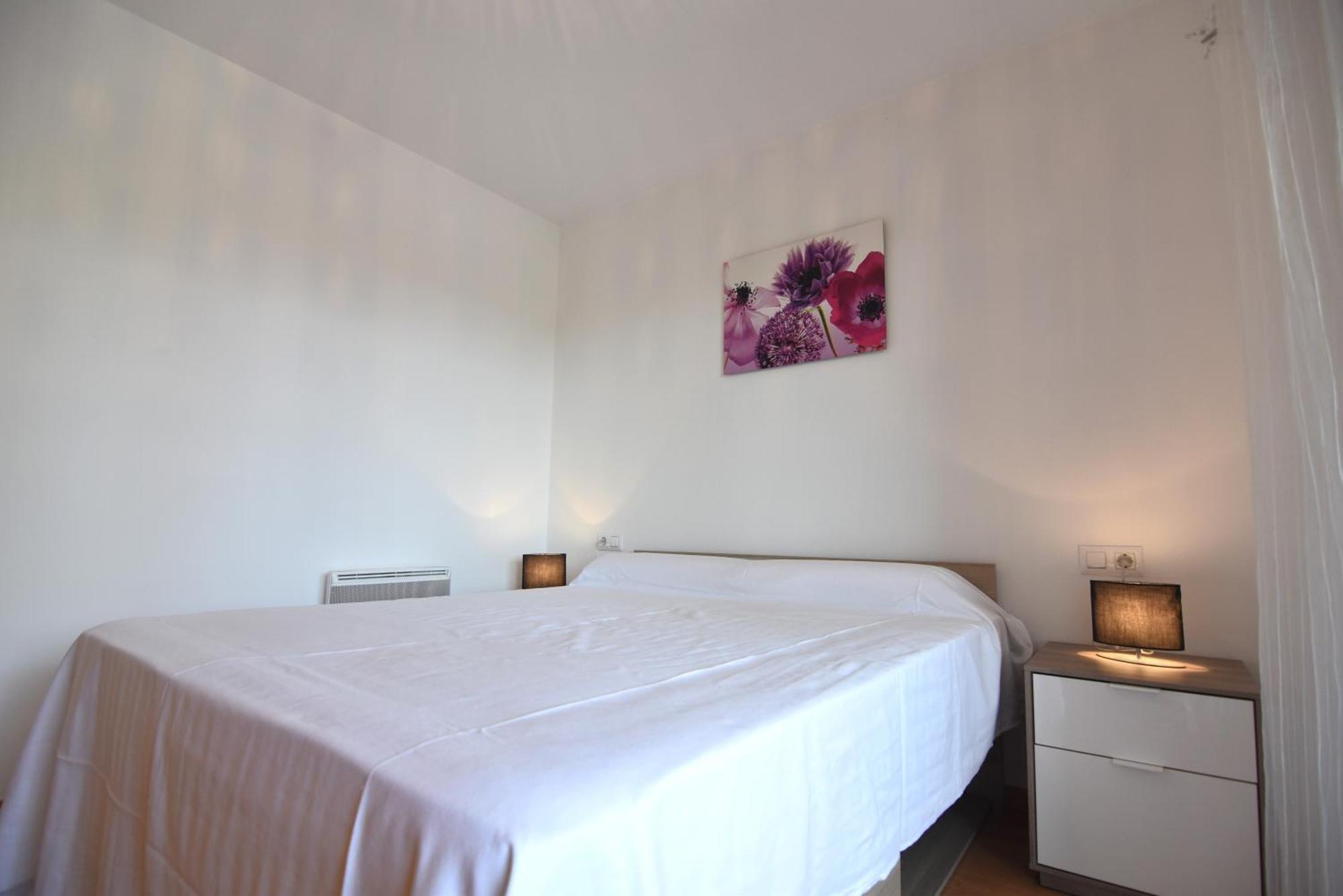 Apartamento Rnet - Portomar 126 - En Santa Margarita, Roses: Gran Terraza, Aire Acondicionado, Parking.